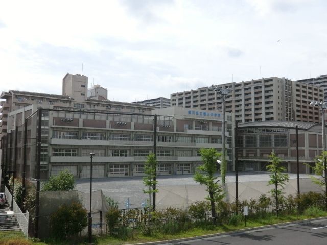 中学校　荒川第３中学校（中学校）まで800m