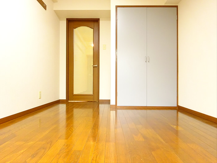 居室・リビング　こちらの居間で趣味の時間をお楽しみください