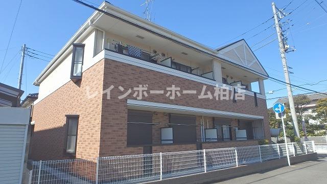 建物外観　落ち着いた雰囲気の外観です