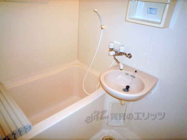 バス・シャワールーム　バス