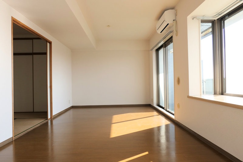 その他設備　リビングにはエアコン１基設備として完備♪