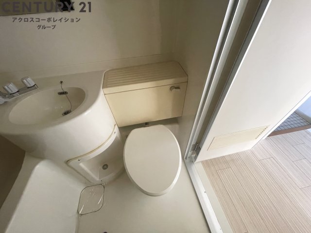 トイレ　浴室内にトイレがあります☆
