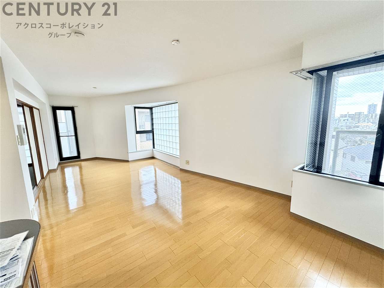 居室・リビング　リビングの横に和室があります♪