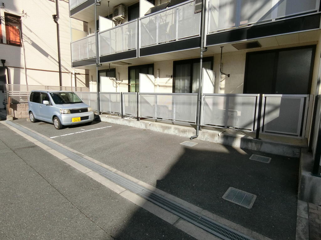 駐車場　駐車場枠1台有ります！空き確認はお問い合わせください☆