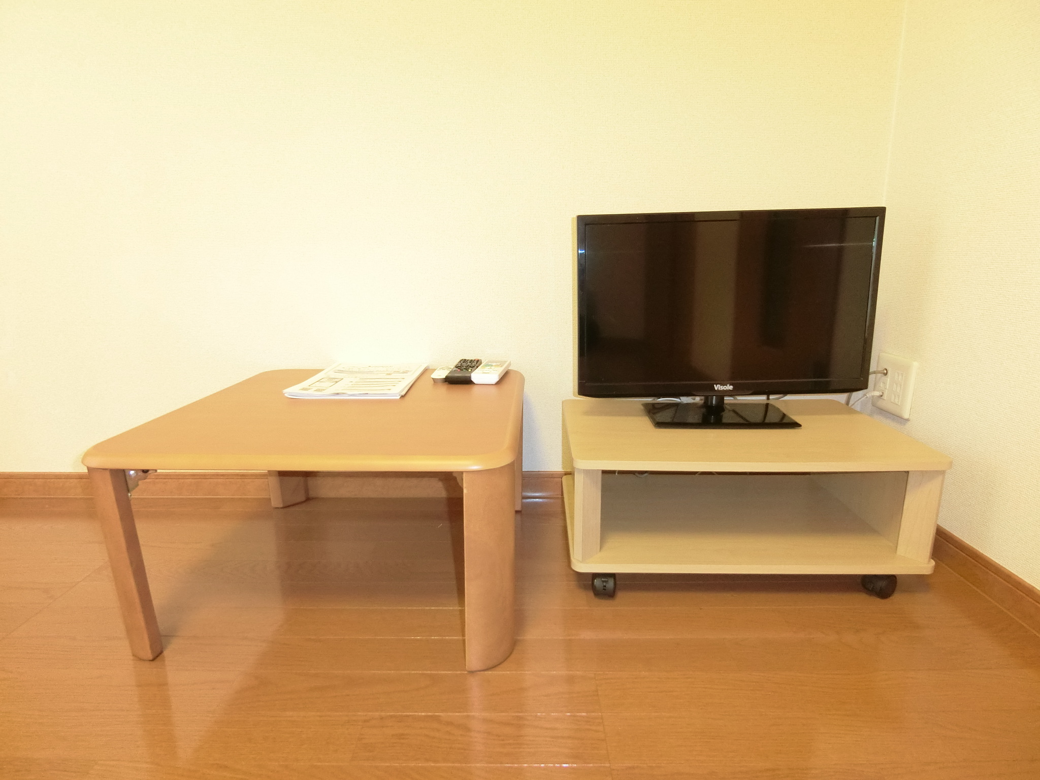 その他設備　テレビ・ローテーブルが備え付けです☆