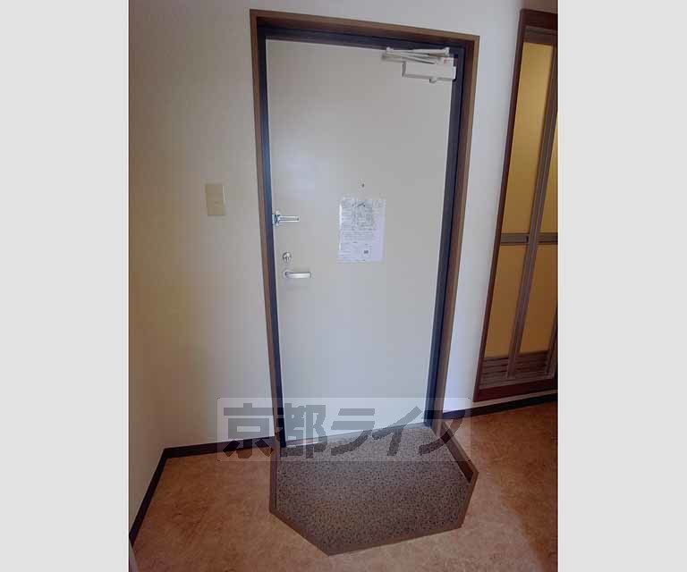 玄関　・お問い合わせは京都ライフ出町柳店まで・