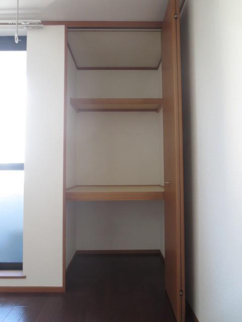 収納　奥行きのある収納スペース
