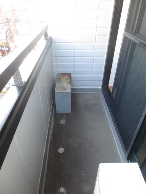 バルコニー　明るいバルコニー