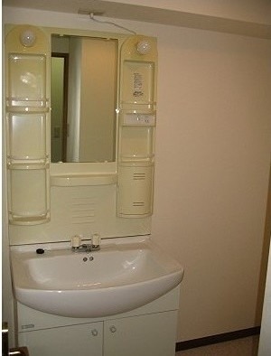 洗面設備　※同仕様写真含む