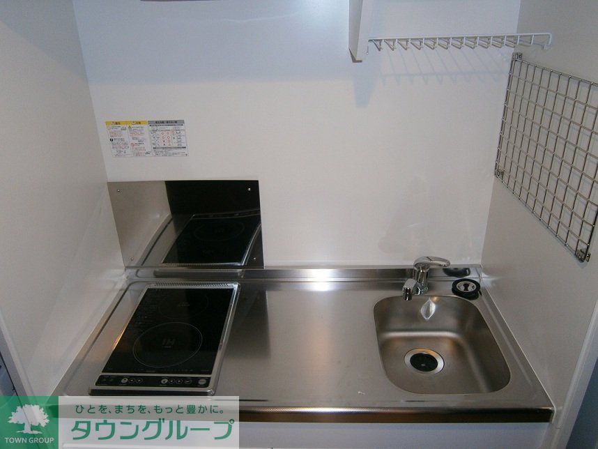 キッチン　IHヒータ＆ラジエントの2口コンロです。