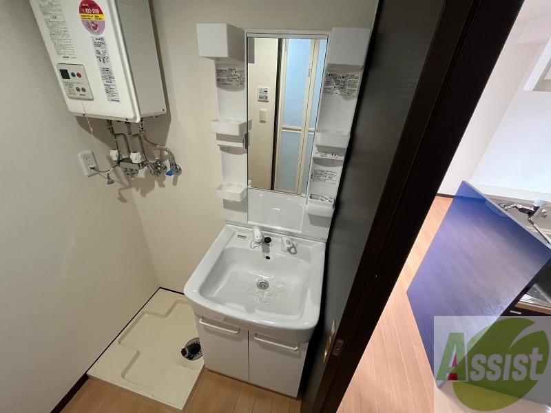 洗面設備　こちらに洗面台があります。朝の洗顔はこちらで。