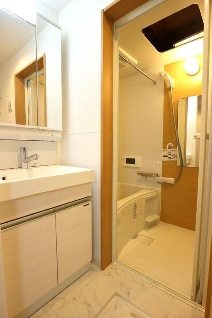 バス・シャワールーム