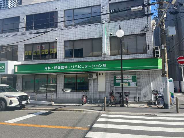 病院　イークリニック　内科・呼吸器科・リハビリテーション科（病院）まで129m