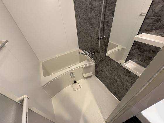 バス・シャワールーム　※別部屋の写真です