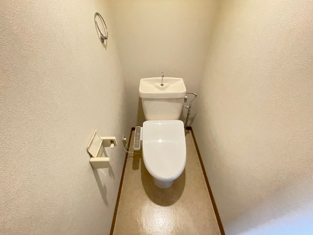 トイレ　温水便座です