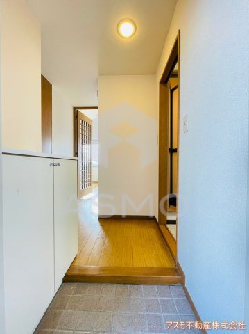 玄関　※同物件　別間取り　参考写真