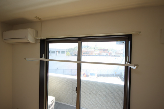 その他設備　室内物干し完備