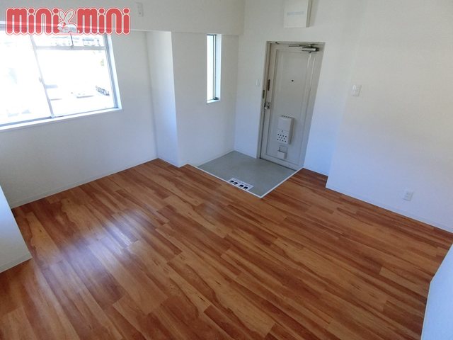 玄関　解放感のある玄関です。