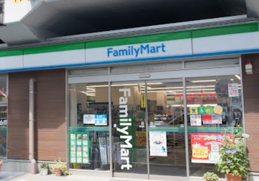 コンビニ　ファミリーマート亀沢一丁目店（コンビニ）まで85m