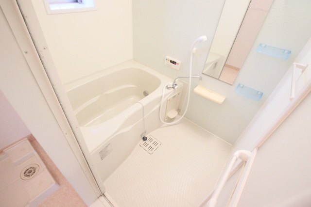 バス・シャワールーム　※別室の参考写真の為、現況優先です。