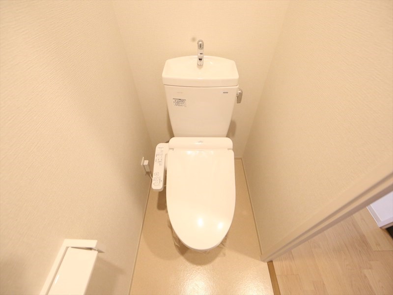 トイレ　温水洗浄暖房便座付トイレ