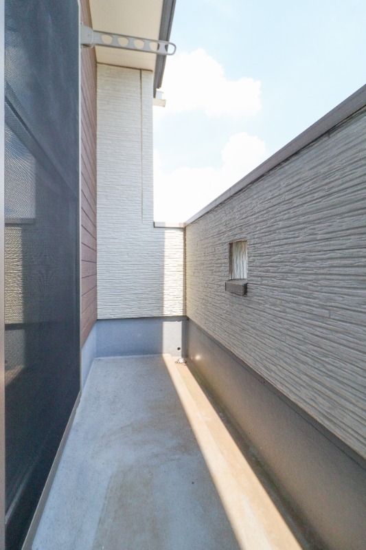 バルコニー　図面と現状に相違がある場合には現状を優先