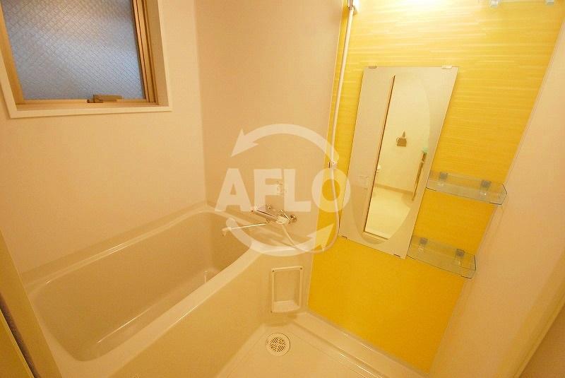 バス・シャワールーム　セレニテ日本橋EST　清潔感のある浴室