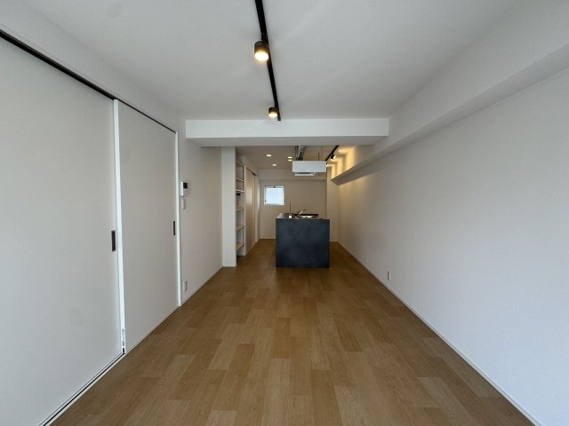 居室・リビング　こちらの居間で趣味の時間をお楽しみください