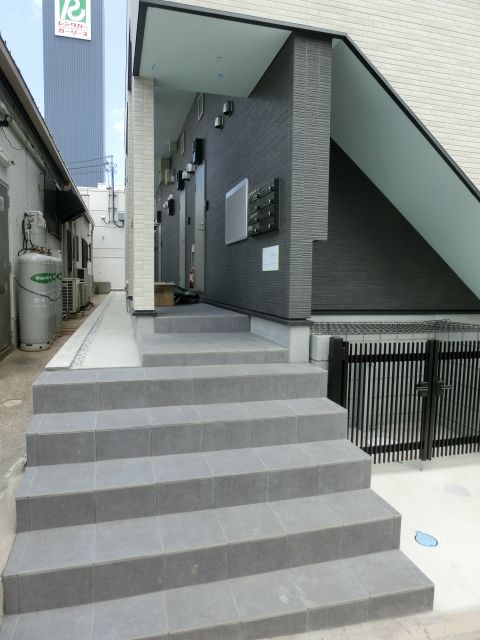 エントランス　お部屋へはこちらから