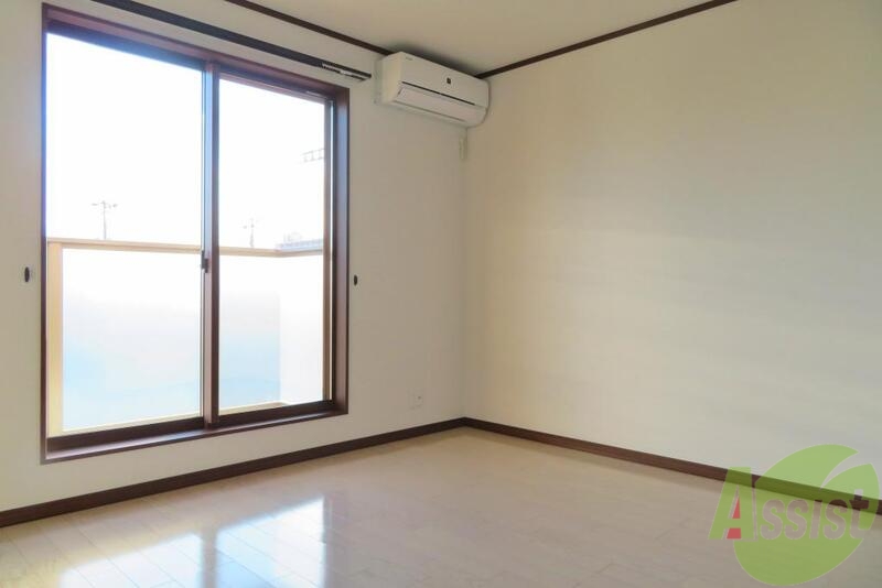 居室・リビング　リビングは９．５帖のＬＤＫです。リラックス出来そうですね。