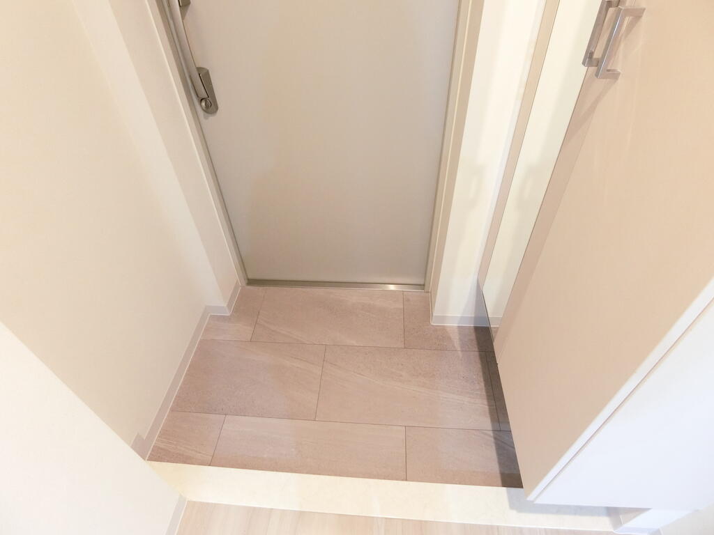 玄関　玄関→室内