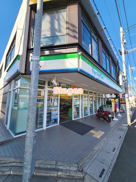 コンビニ　ファミリーマート あすまや与野本町駅前店（コンビニ）まで474m