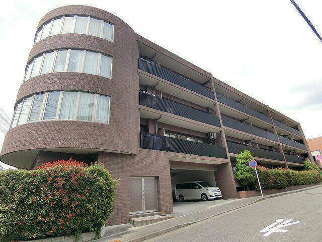 建物外観　オートロック完備