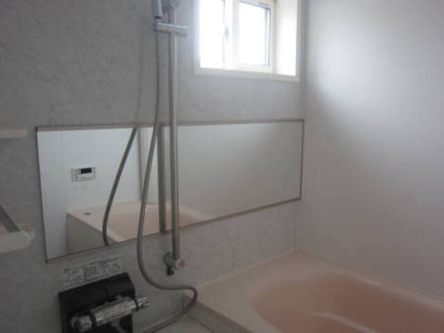 バス・シャワールーム　３０５　浴室