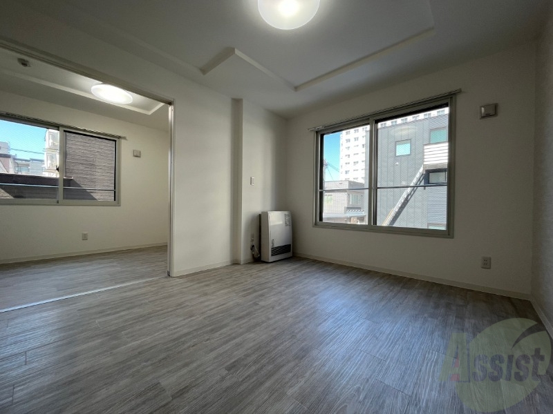 居室・リビング　広くてキレイなお部屋が広がっていて、充実した生活が送れそう。