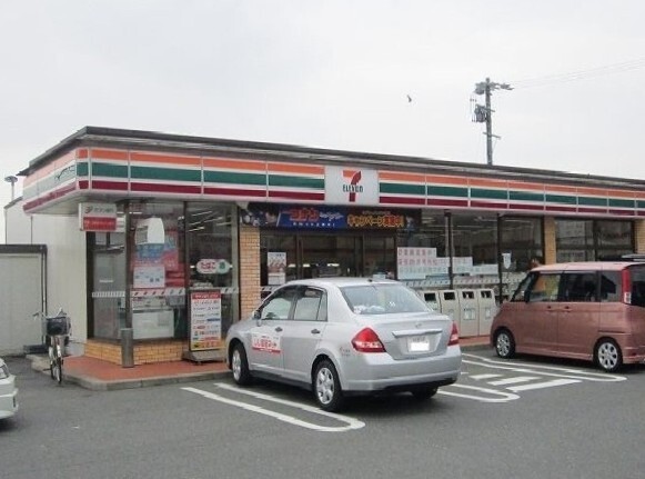 コンビニ　セブンイレブン（コンビニ）まで150m