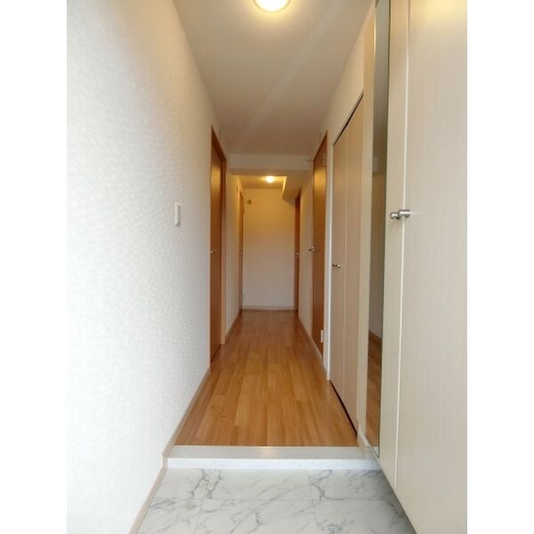 玄関　シューズボックス付きの玄関です☆