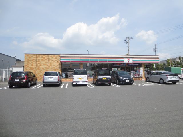 コンビニ　セブンイレブン（コンビニ）まで530m