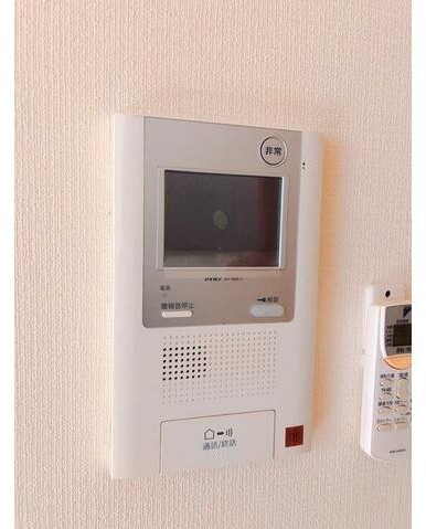 セキュリティ　女性の方でも安心のモニター付きインターホン♪