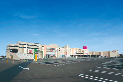 ショッピングセンター　イオンモール鳥取北（ショッピングセンター）まで708m