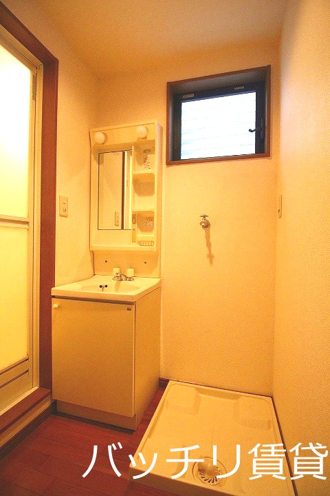 洗面設備　画像は別部屋の為イメージ、現状を優先致します