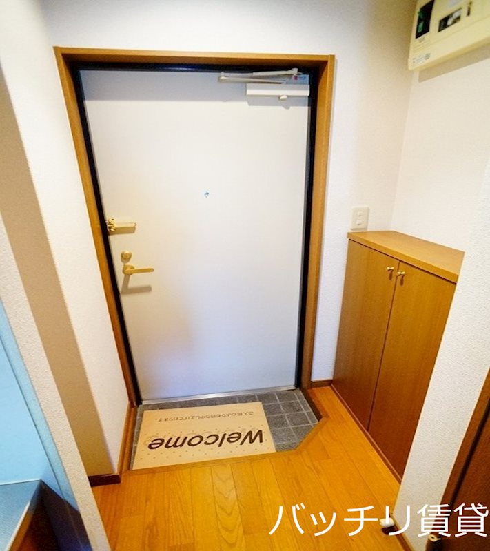 玄関　画像は別部屋の為イメージ、現状を優先致します