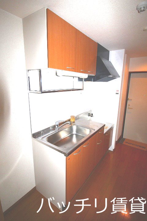 キッチン　画像は別部屋の為イメージ、現状を優先致します