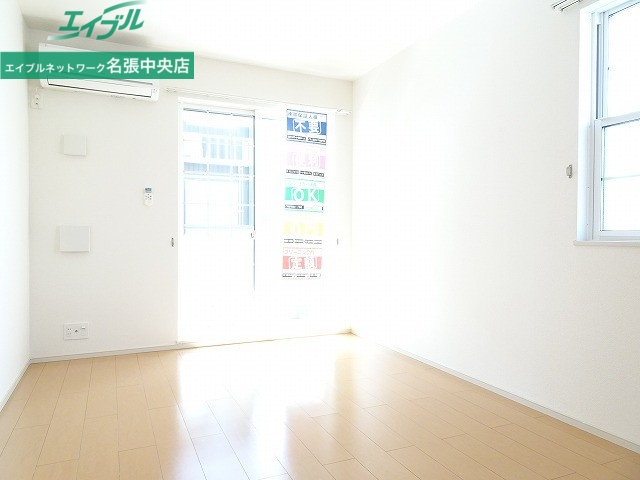 居室・リビング　同型参考写真