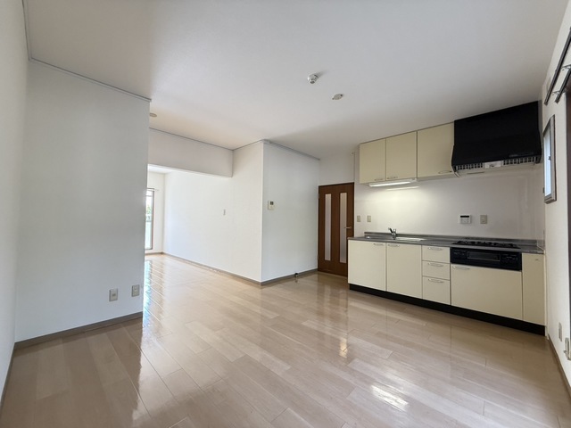 居室・リビング　別部屋参考写真です