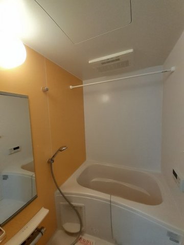 バス・シャワールーム　ゆったり過ごせるお風呂です