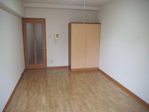 居室・リビング　室内