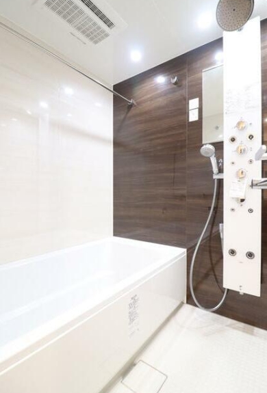 バス・シャワールーム　※こちらの写真は他部屋になり参考写真です