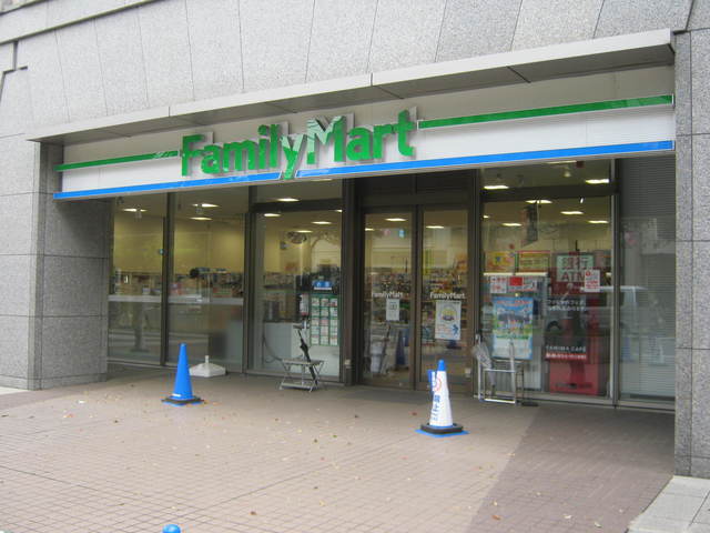 コンビニ　ファミリーマート 朝日生命代田橋ビル店（コンビニ）まで363m