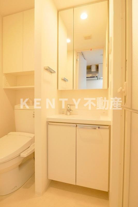 洗面設備　スペースが確保できる洗面所です